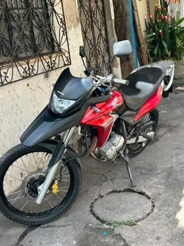 Xre 300 2012 com 700 de multa só pegar e rodar 