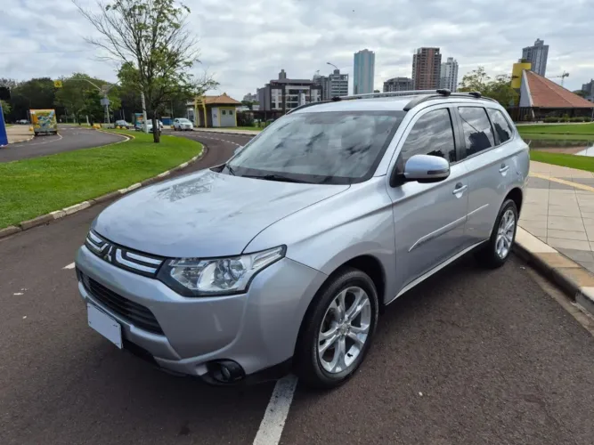 Mitsubishi Outlander 2.0 16V 160cv Aut. 2014