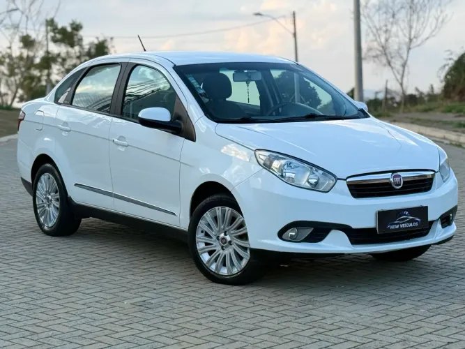 Fiat Grand Siena Essence 1.6 Flex 16V 2014
