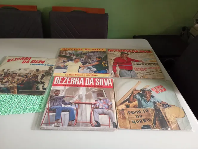 Lote 5 LP bezerra da Silva muito conservado 