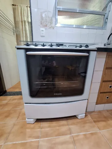 Fogão Electrolux 76TB em ótimo estado