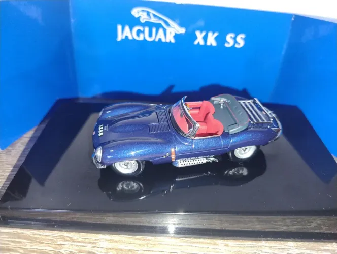 Jaguar XK-SS (BLUE) AUTOart 1/43 # 53.651