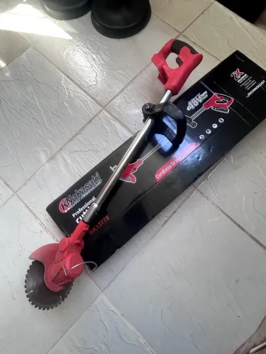 Cortador de grama a bateria