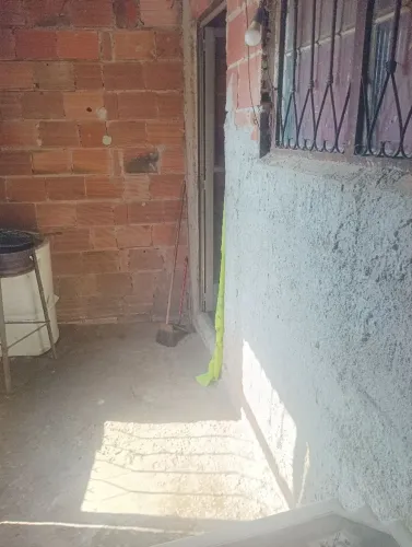 Casa ainda no tijolo
