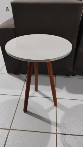 Mesinha redondo tripé