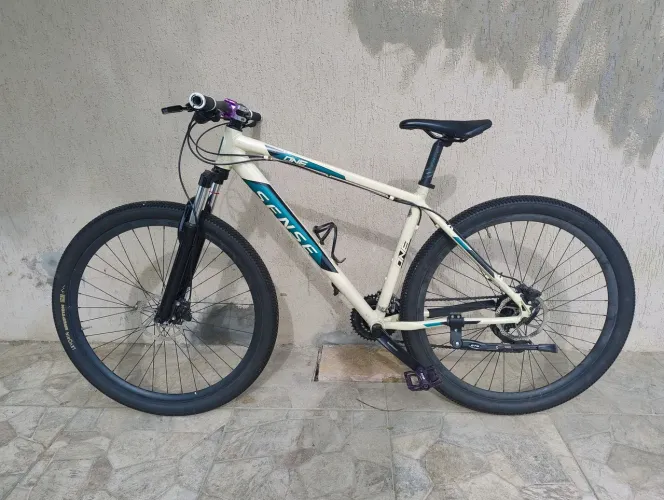 Bicicleta: Sense One
