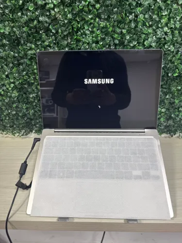 Samsung Book ? i5 8ª Geração | 8GB | SSD 256GB | Full HD