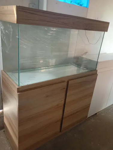 Aquário com móvel novo 200 litros 