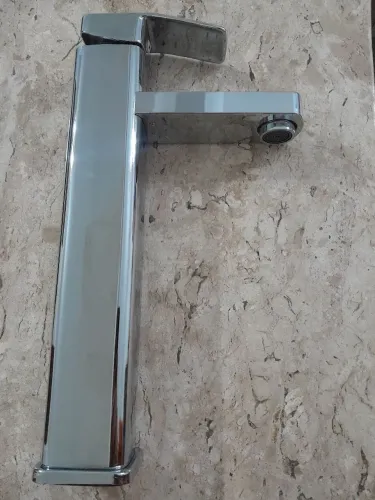 Vendo torneira bica alta com misturador nova
