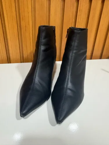 Bota 37