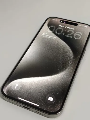 iPhone 15 Pro - 128GB - Prata