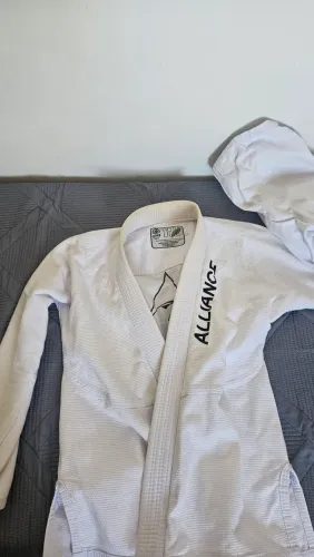 Kimono Alliance A1 - Pouco usado