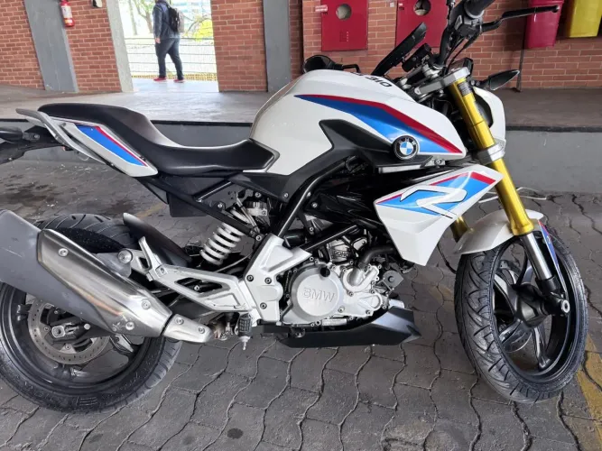 BMW 310R 
