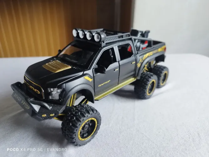 Pickup truck 1/24