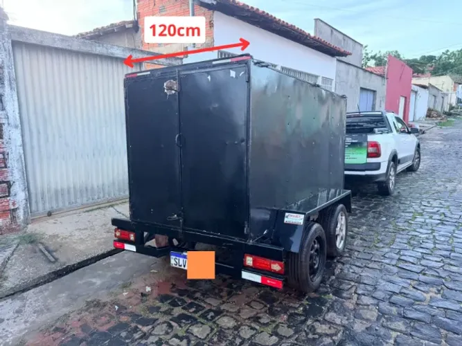 Reboque Baú emplacado 