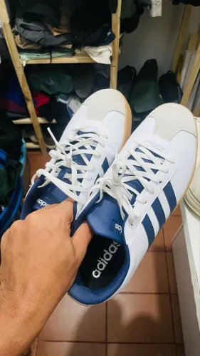 Tênis adidas VI Court base