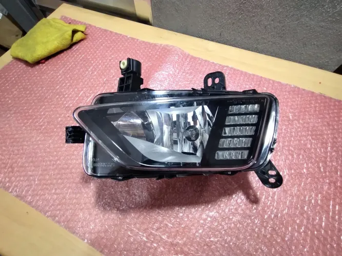 Farol de milha esquerdo LED polo virtus 2018 2022 original usado CD 412