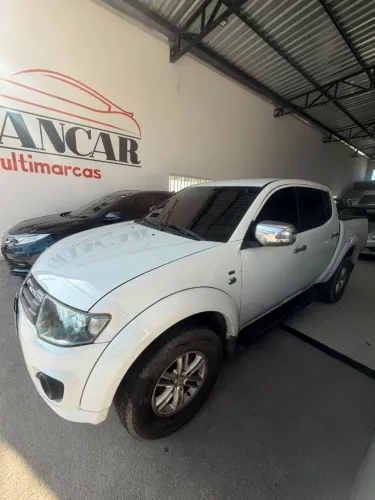 Mitsubishi L200 Triton HPE 3.2 CD TB Int.diesel AUT 2015