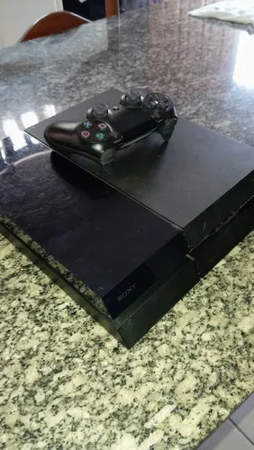 Ps4 Fat 500Gb + Controle de Ps4 novo