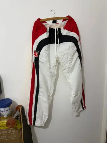 calça supreme umbro corta vento gg