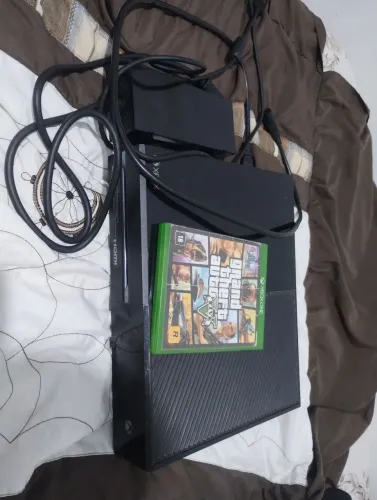 Xbox One Fat - 500gb + 1 jogo
