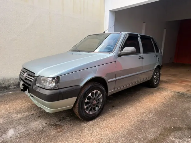 Fiat Uno Mille Grazie 1.0 Fire Flex 8V 4P 2013