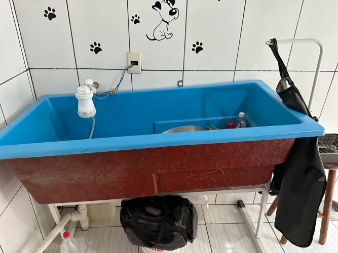 Kit banho e tosa semi novo 