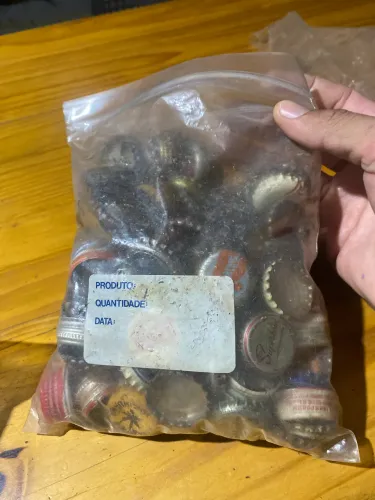 Lote de tampinhas de garrafa antigas