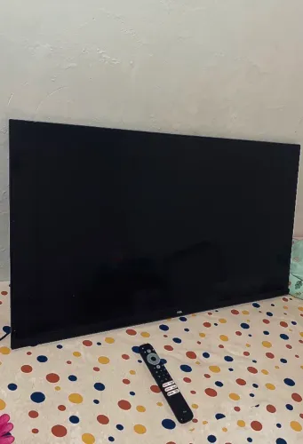 TV TCL 40Pol em ótimo estado e funcionando perfeitamente.