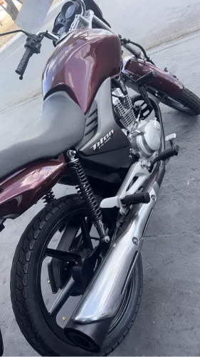 Titan 150 EX completa