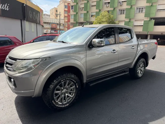 Mitsubishi L200 Triton Sport HPE-S 2.4 CD Dies. AUT 2019