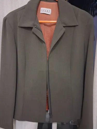 Lindíssimo Conjunto Blazer e Calça Social Tamanho 42 em excelente estado!!!