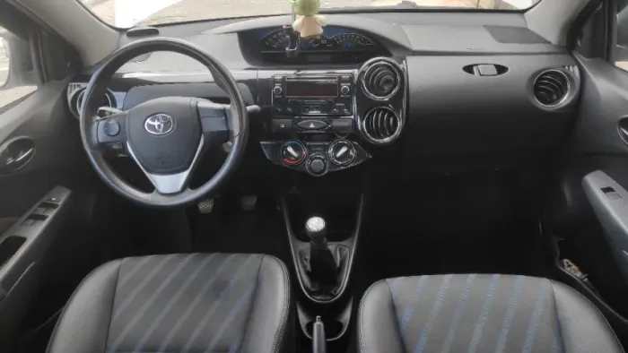 Toyota Etios XS Sedan 1.5 Flex 16V 4P Mec. 2015