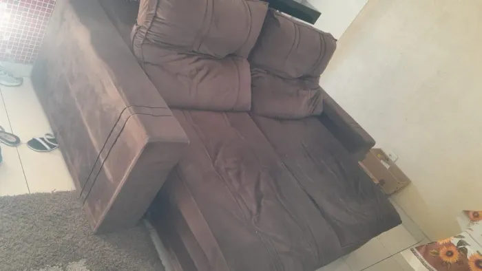 Vendo sofá e duas poltronas preço bom ,para retirar rápido