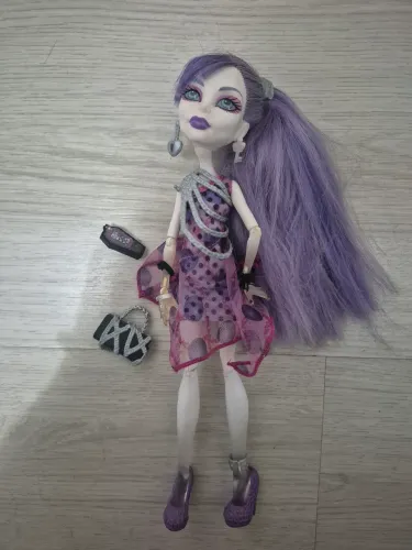 [Reservado]Monster High Spectra