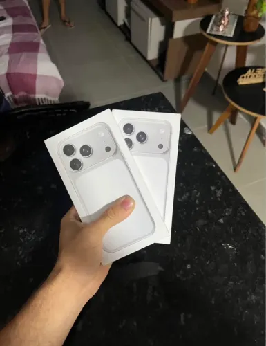 LACRADO IPHONE 17 PRO 256GB SILVER