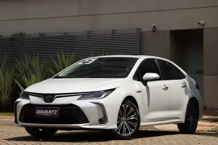 Toyota Corolla Altis Prem. Hybrid 1.8 Flex AUT 2023