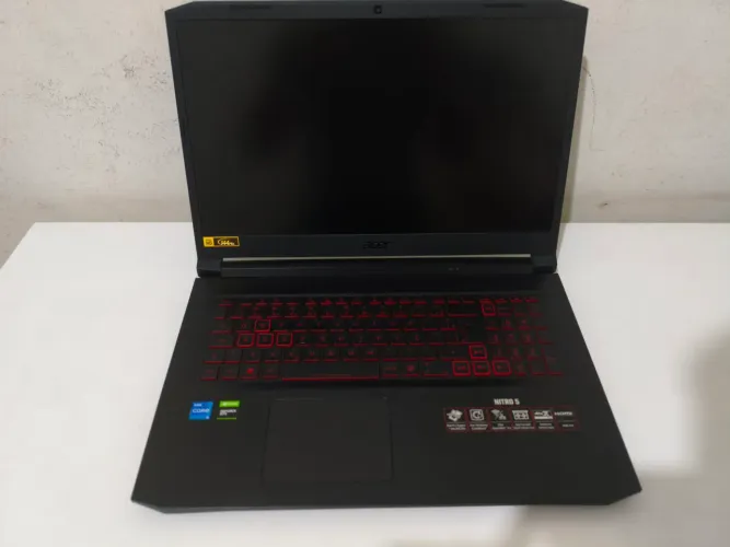 Notebook Acer Nitro 5 - 8GB RAM - 1 TB - Windows 11 Pro - Vídeo NVIDIA GeForce GTX 1650