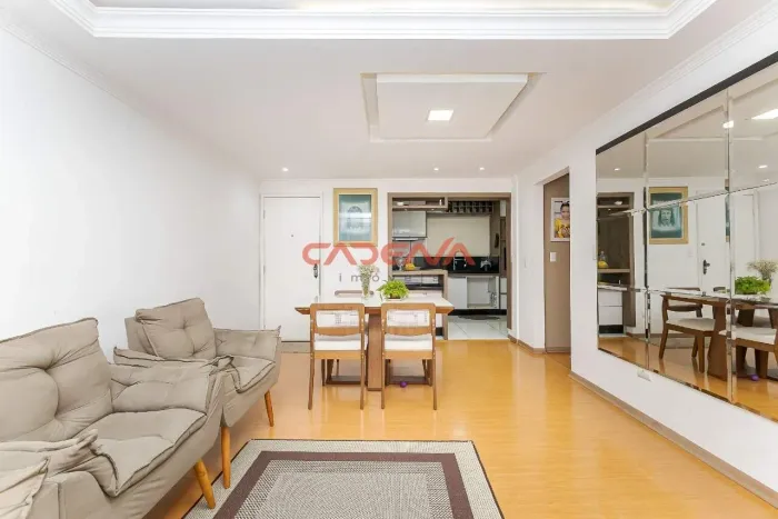 Apartamento com 3 quartos e 2 vagas à venda no Bigorrilho