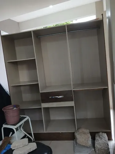 Doação Guarda Roupas