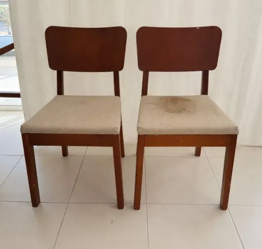 Par de Cadeiras Tok&Stok em Madeira Maciça e Assento Estofado