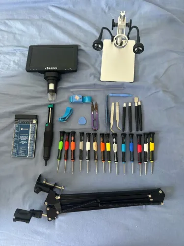 Vendo kit de manutenção em celular