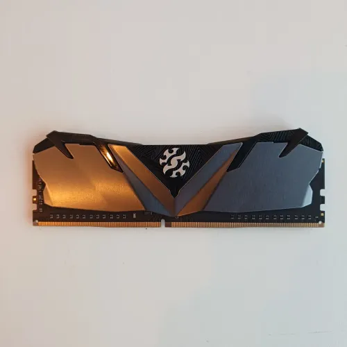 Memória RAM DDR4 8GB 2666MHz XPG Adata Gammix D30 CL16 - COM DEFEITO - OLX PAY / ENVIOS