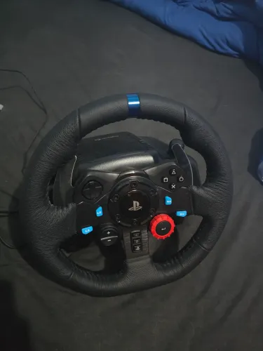 Volante G29 completo, usado apenas uma única vez