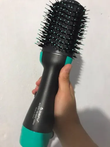 Escova de ar quente secador e modelador