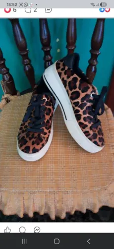 Tenis da Arezzo Costurado semi novo