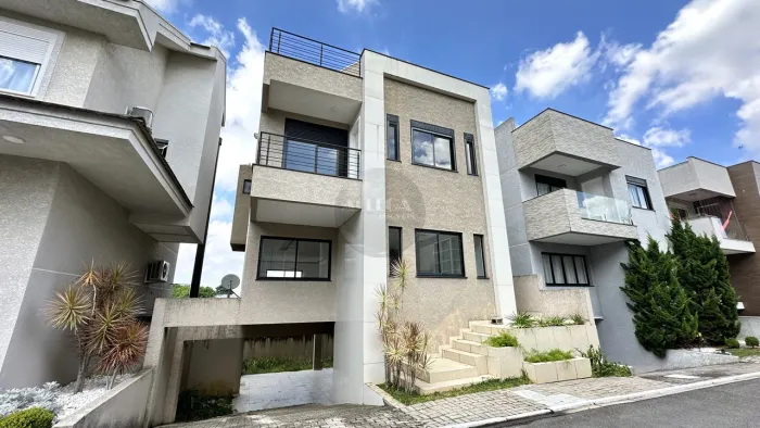 Casa Alto Padrão em Condomínio para Alugar em Curitiba | 5 Quartos 4 Suítes | Suíte Master