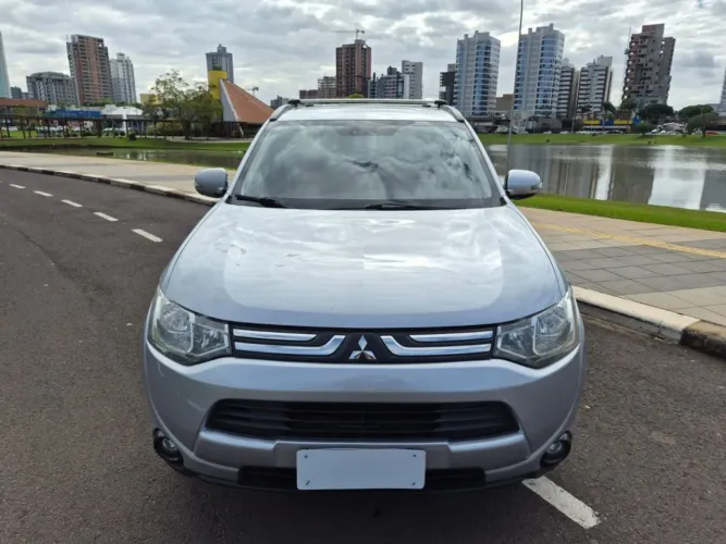 Mitsubishi Outlander 2.0 16V 160cv Aut. 2014