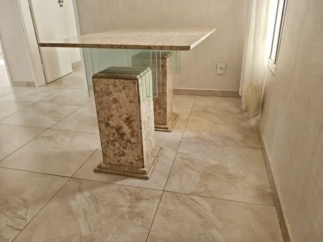 Mesa com 1,20 de mármore travertino