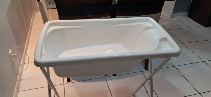 Banheira para bebê com suporte